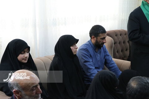 گزارش تصویری | دیدار کاروان خادمان حرم مطهر رضوی با خانواده شهدای تخریب در زنجان