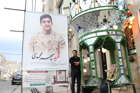 گزارش تصویری | دیدار کاروان خادمان حرم مطهر رضوی با خانواده شهدای تخریب در زنجان