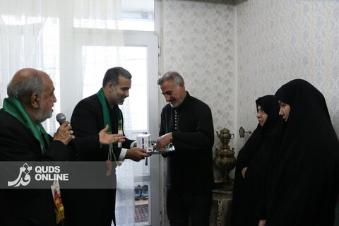 گزارش تصویری | دیدار کاروان خادمان حرم مطهر رضوی با خانواده شهدای تخریب در زنجان