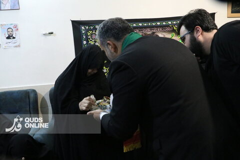 گزارش تصویری | دیدار کاروان خادمان حرم مطهر رضوی با خانواده شهدای تخریب در زنجان