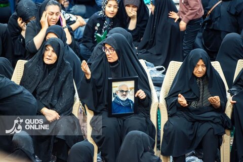 گزارش تصویری | دیدار کاروان خادمان حرم مطهر رضوی با خانواده شهدای تخریب در زنجان