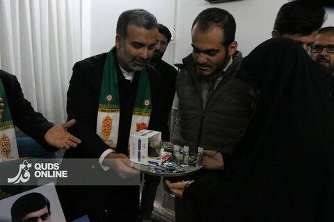 گزارش تصویری | دیدار کاروان خادمان حرم مطهر رضوی با خانواده شهدای تخریب در زنجان