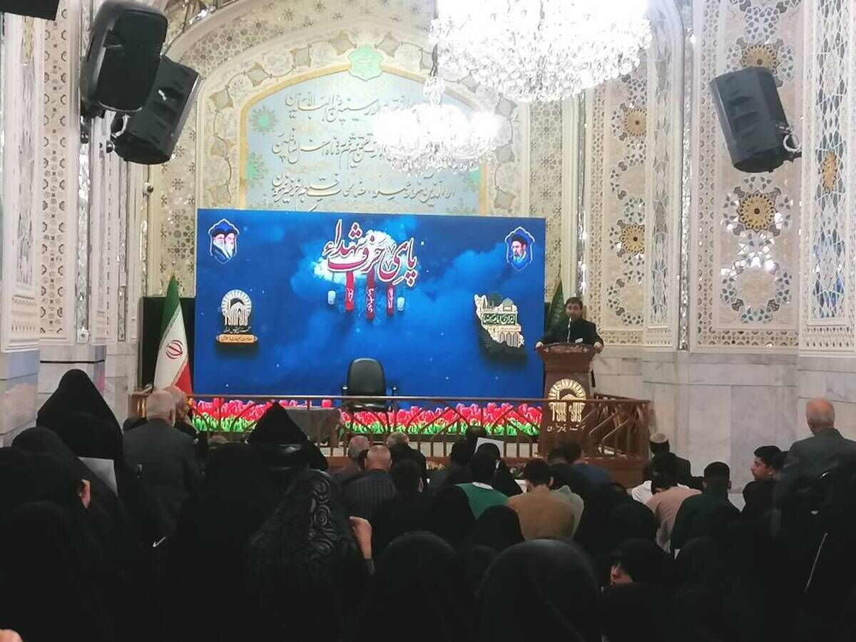 تشرف ۲۰۰ نفر از خانواده‌های شهدای جنگ رمضان به حرم رضوی