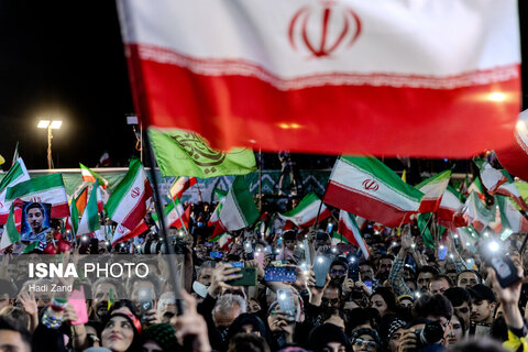 عکس | تصاویری از بدرقه تیم ملی فوتبال به جام جهانی ۲۰۲۶ در میدان انقلاب تهران