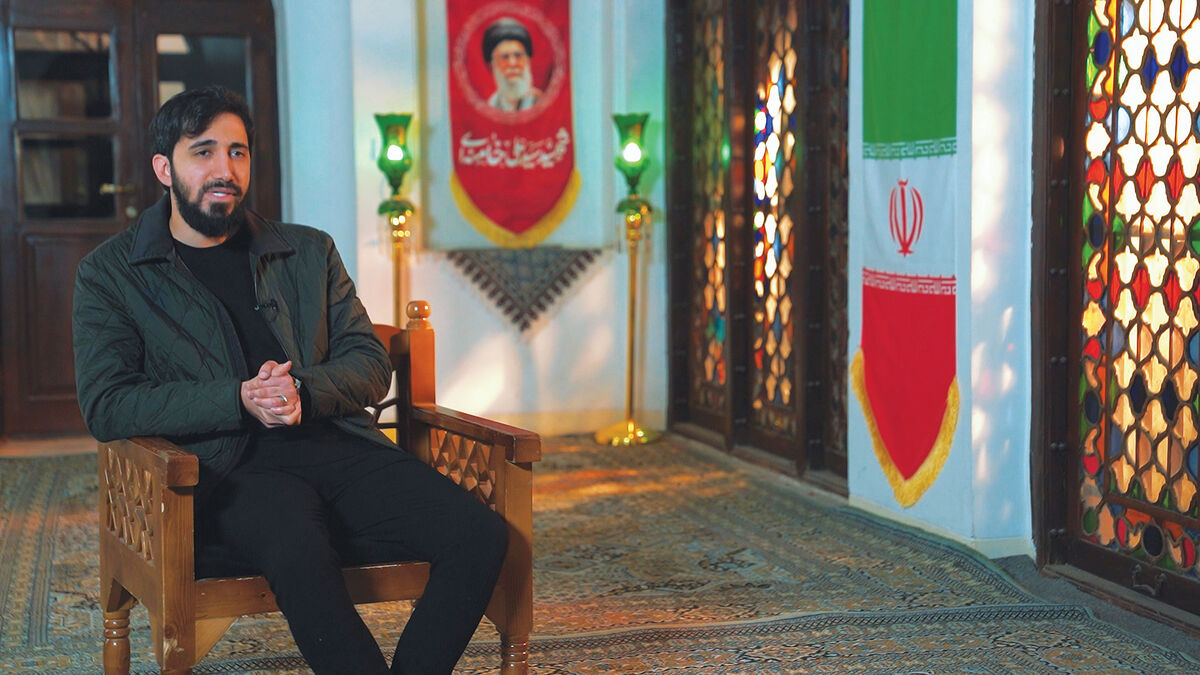 کسی که دغدغه وطن ندارد، جایگاهی میان مردم نخواهد داشت / هر نماهنگ، یک موشک فرهنگی است