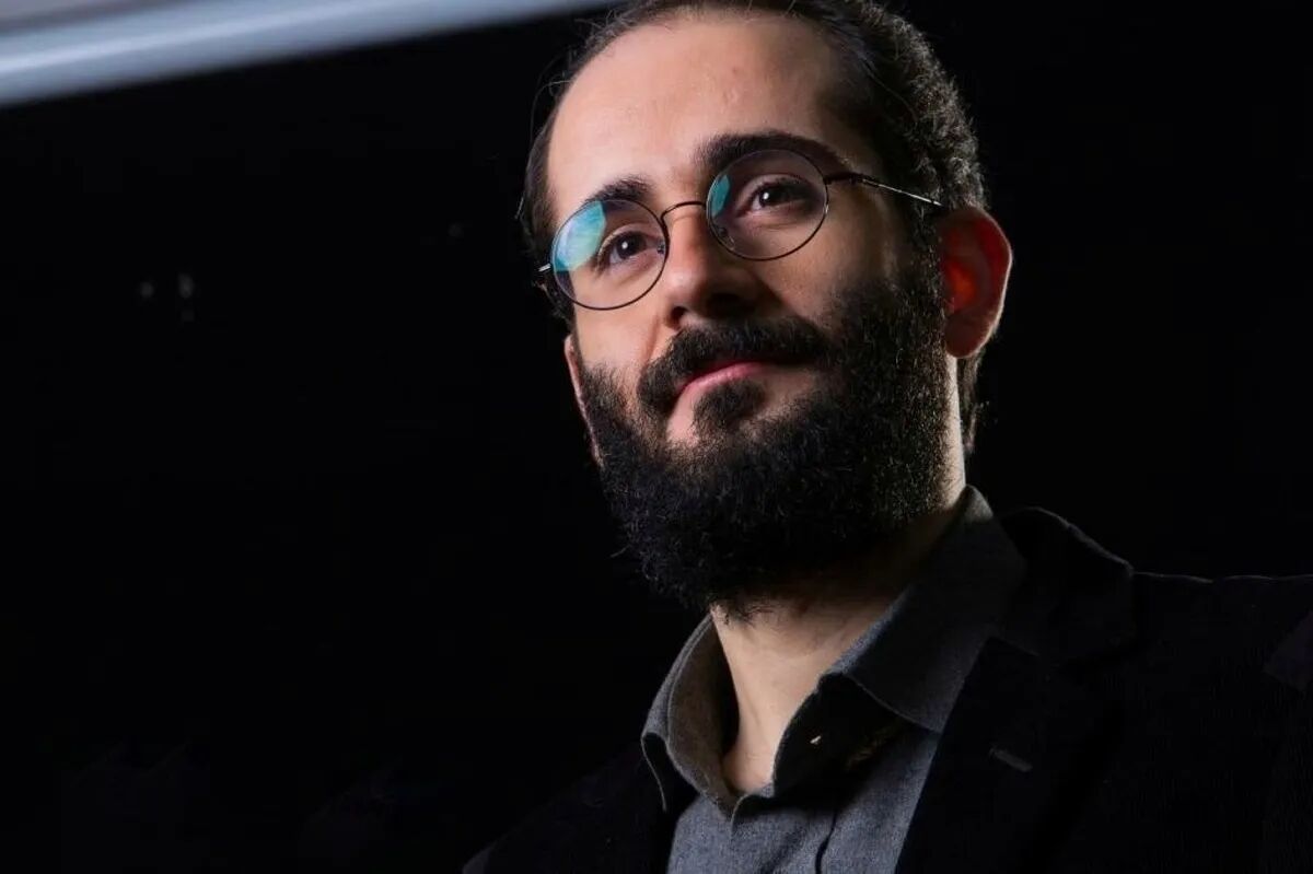امیرحسین سمیعی موسیقی «قائد شهید» را برای تشییع رهبر شهید ساخت