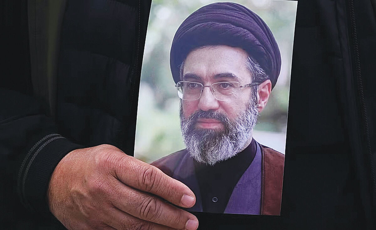 در گردهمایی «راویان ایران» مطرح شد/ روایت وضعیت «سلامتی رهبر معظم انقلاب» در روز اول جنگ