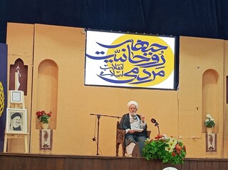 نماینده سابق ولی فقیه در سپاه: تنگه هرمز پاشنه آشیل آمریکاست