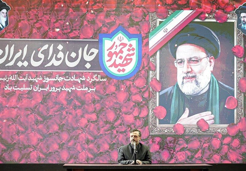 خاندوزی: اقتصاد ایران در دولت شهید رئیسی از رکود خارج شد
