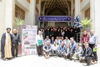 فارس؛ پیشگام ترویج فرهنگ قرآنی و رضوی/ تجلیل از برترین خادمیاران قرآنی استان