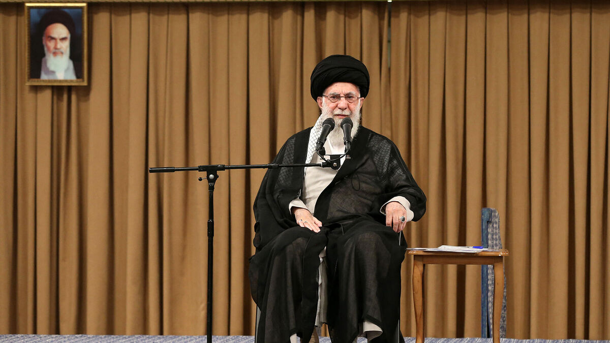 فیلم | بیانات آیت‌الله شهید خامنه‌ای رضوان‌الله‌علیه درباره استفاده از روز عرفه