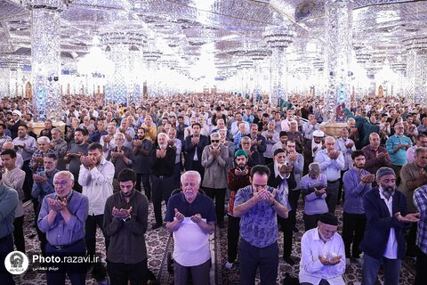 گزارش تصویری | اقامه نماز عید قربان در حرم مطهر رضوی