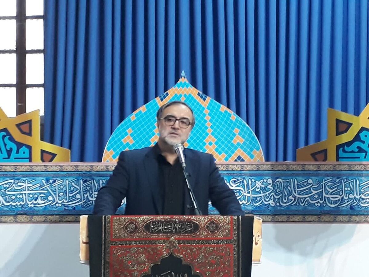 معاون نیروی دریایی سپاه: هر تعرضی به ایران پاسخ پشیمان‌کننده خواهد داشت