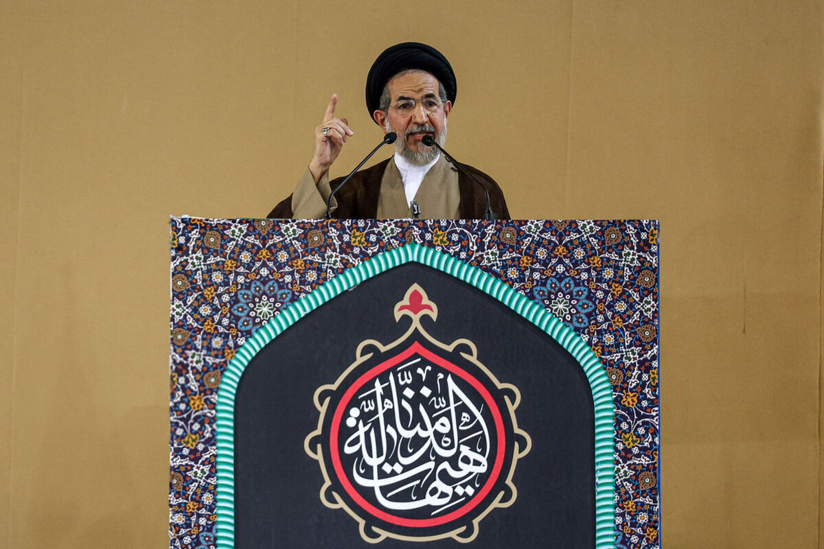 خطیب نماز جمعه تهران: تحولات اخیر گواه افول آمریکا و رژیم صهیونیستی است