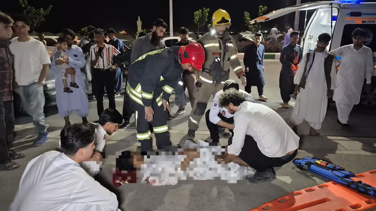 یک مصدوم بر اثر واژگونی پراید ۱۱۱ در بلوار قمر بنی هاشم