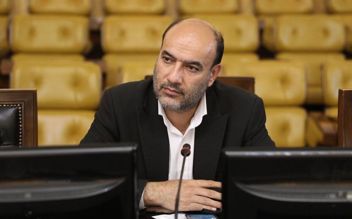 نماینده مجلس: دولت کالابرگ را گسترده توزیع کند/ قیمت‌ها باید عقب برگردد