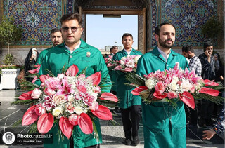 حرم رضوی در آستانه عید غدیر، غرق عطر ۱۵۰ هزار شاخه گل می‌شود
