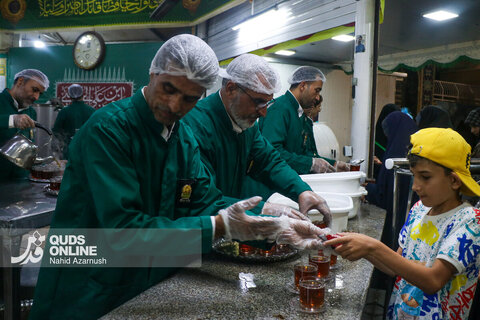 گزارش تصویری | حال و هوای حرم مطهر رضوی در شب عید غدیر