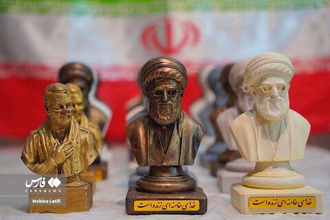 عکس منتخب هفته | ساخت تندیس شهدا در همدان