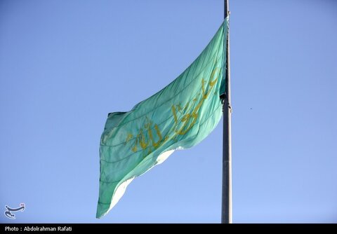 عکس منتخب هفته | اهتزاز پرچم مزین به نام علی ولی الله(ع)بر فراز شهر همدان