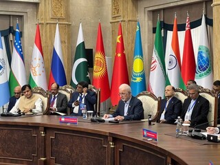 مومنی در شانگهای: هیچ کشوری نمی‌تواند به تنهایی در برابر چالش‌ها ایستادگی کند