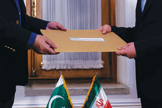 دو پیام در یک روز / ساعاتی پس از تحویل نامه مقامات پاکستان به ایران، رژیم صهیونیستی به ضاحیه جنوبی بیروت حمله کرد