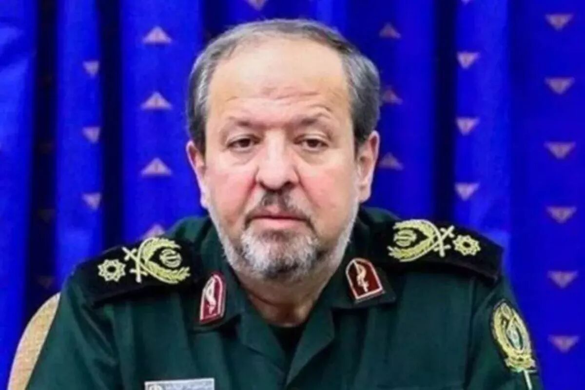 سرپرست وزارت دفاع: تا تنبیه متجاوز عقب‌نشینی نمی‌کنیم