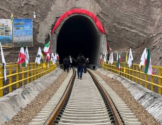 با حضور رئیس جمهور؛ خط راه‌آهن اردبیل به میانه به طول ۱۷۳ کیلومتر افتتاح شد