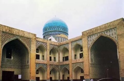 مدرسه‌ای همزاد مسجد گوهرشاد در حرم