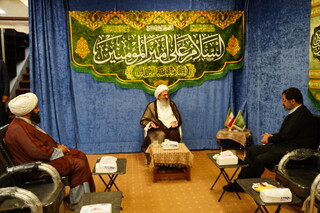 آیت‌الله فقیهی: خدمت صادقانه به مردم در تاریخ ماندگار خواهد شد/ تحسین مشی همدلانه استاندار قم