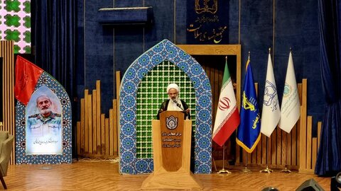 کارگردان اختلاف و تفرقه بین مردم، استکبار است