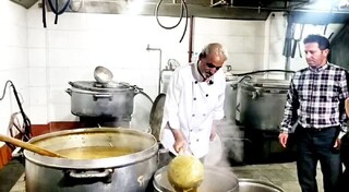 تا ساعتی که مردم در خیابان‌ها هستند، ادامه می‌دهم