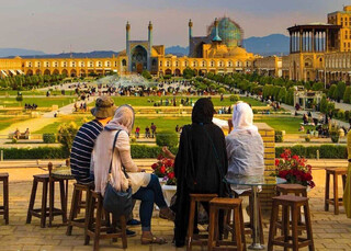 کارت سفر؛ رؤیای ۲۰ ساله‌ای که هنوز در صف وعده‌ها مانده است
