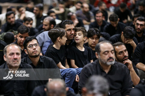 گزارش تصویری | اولین شب مراسم عزاداری ماه محرم در جوار محل عروج ملکوتی قائد شهید انقلاب