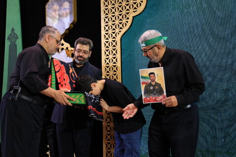 ‏خیمه جهانی حسین(ع) در پناه خورشید هشتم(ع)