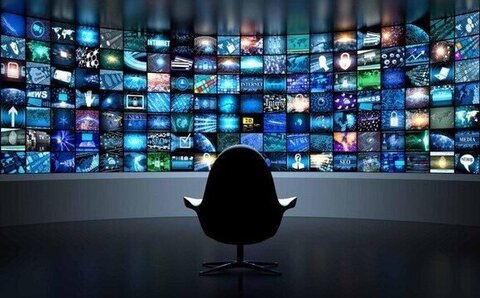 ادای احترام با محتواست، نه بنر!