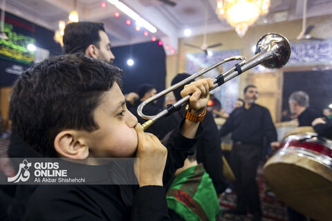گزارش تصویری | آیین مشعل گردانی و مشق شمشیر نجفی های مقیم مشهد