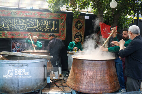 گزارش تصویری | عزاداری روز تاسوعای حسینی در خیابان های اطراف حرم مطهر رضوی