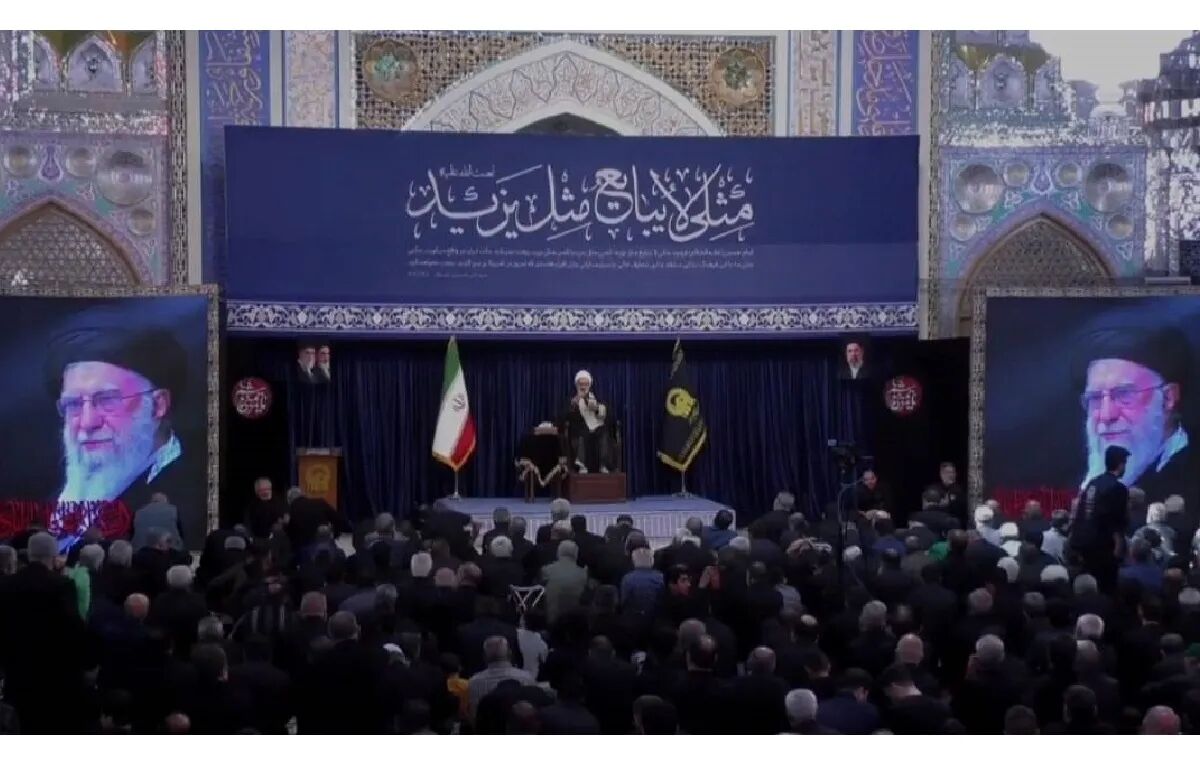 حرم مطهر رضوی میزبان خیل دلدادگان علمدار کربلا شد