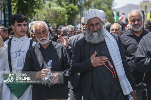 مراسم عزاداری روز عاشورا در مشهد مقدس