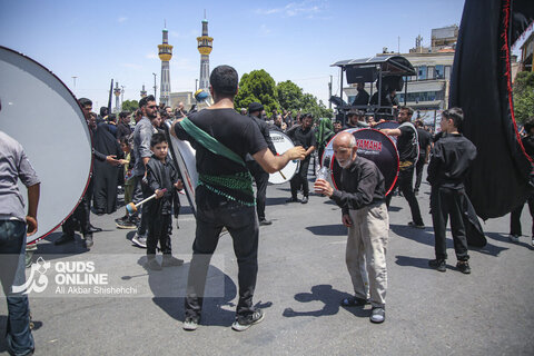 مراسم عزاداری روز عاشورا در مشهد مقدس