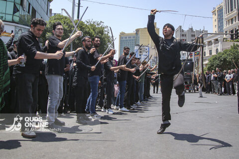 مراسم عزاداری روز عاشورا در مشهد مقدس
