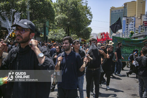 مراسم عزاداری روز عاشورا در مشهد مقدس