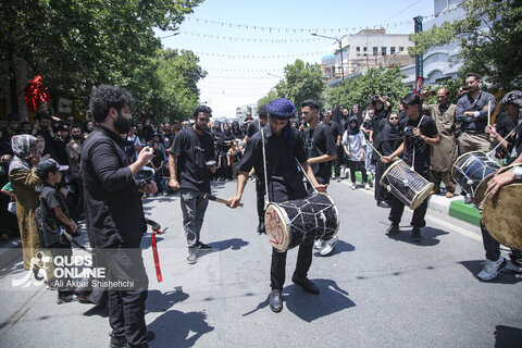 مراسم عزاداری روز عاشورا در مشهد مقدس