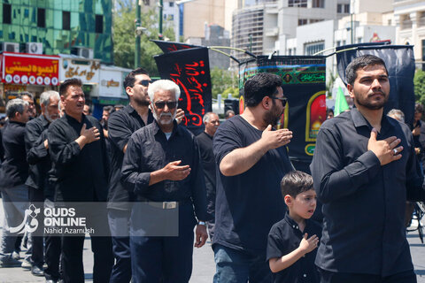 گزارش تصویری | عزاداری روز عاشورا در خیابان‌های منتهی به حرم امام رضا(ع)