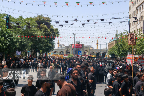 گزارش تصویری | عزاداری روز عاشورا در خیابان‌های منتهی به حرم امام رضا(ع)