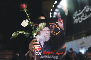 مسئولان ایرانی و عراقی از فراهم‌سازی مقدمات آیین وداع با رهبر شهید خبر دادند/ امت، مهیای تشییع امام