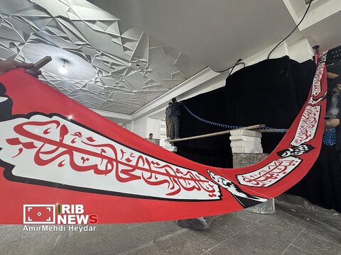 عکس | تصاویری از آماده سازی مصلای تهران برای مراسم وداع با رهبر شهید انقلاب