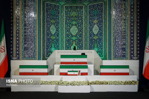 گزارش تصویری | مراسم ادای احترام شخصیت‌های سیاسی و فرهنگی کشورهای جهان بر پیکر رهبر مجاهد شهید انقلاب