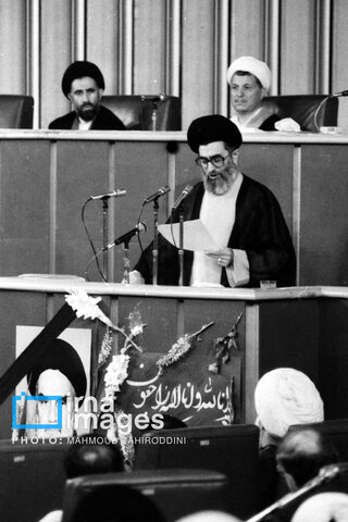 عکس | روایت تصویری رهبری آیت‌الله سید علی خامنه‌ای (۱۳۶۸ - ۱۳۷۲)